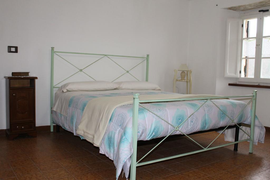 B&B Il Poggetto Serra SantʼAbbondio Chambre photo