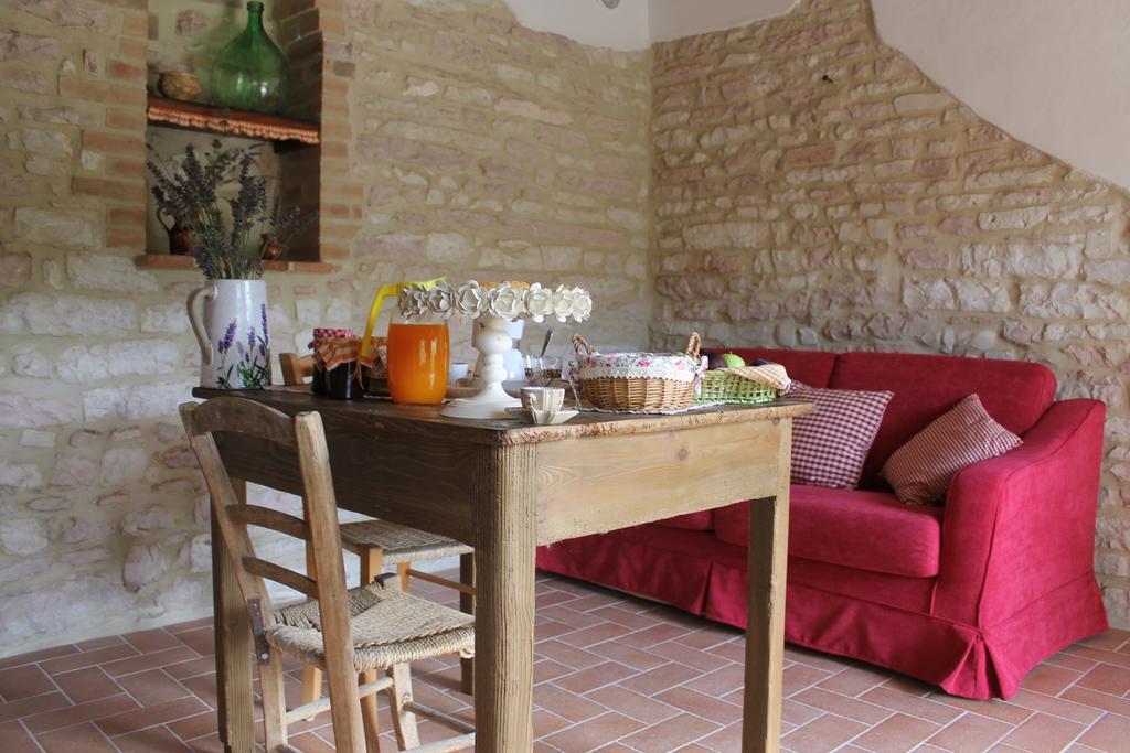 B&B Il Poggetto Serra SantʼAbbondio Extérieur photo