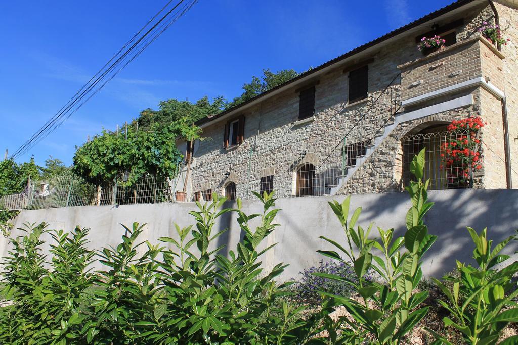 B&B Il Poggetto Serra SantʼAbbondio Extérieur photo
